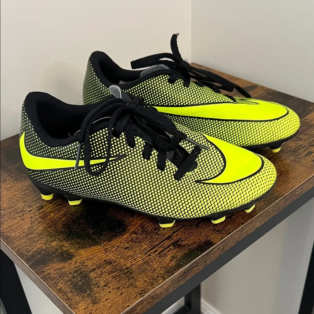 Nike Neon Yellow and Black Bravata Li Firm Ground Soccer Cleats